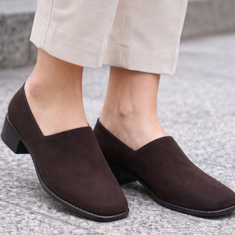 Donald J Pliner Brown Leather Slip-On Loafers Low Heel Minimalist Comfort Size 7